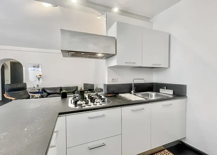 57 Apartment *